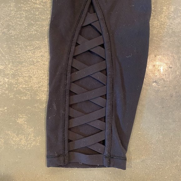 Lululemon Full on Luon 7/8 Legging Ultra High Rise with Braiding Detail Size 6 - Picture 3 of 6